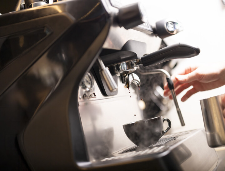 Hotel Give Number Six Restaurant Bar 11